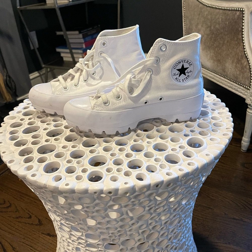 NWOT Converse platform high top sneakers